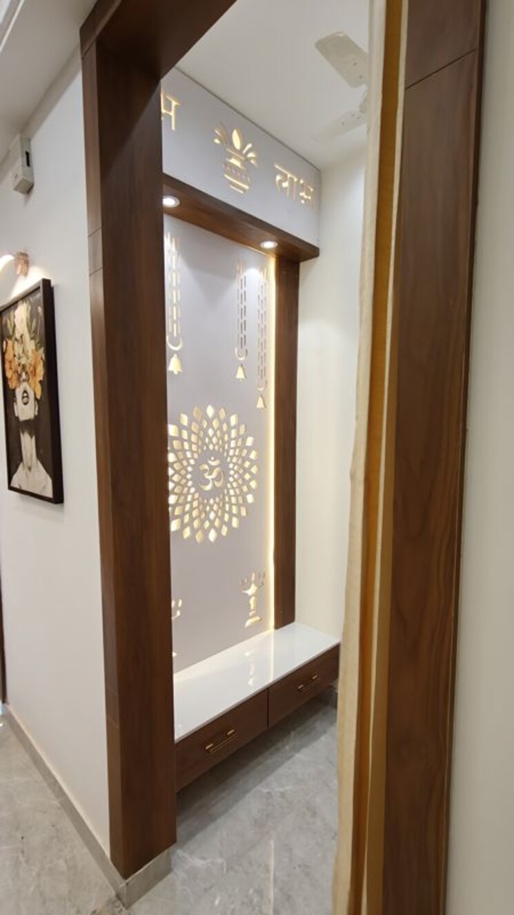 Room, sector 28 4 Bedroom 260 Sq.Yd. Builder Floor In Sector 28 Faridabad 9785701