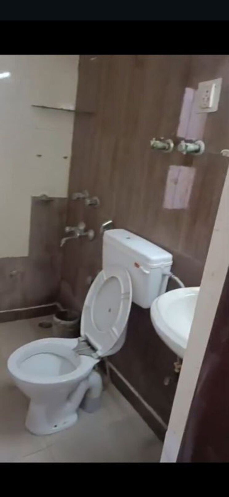 Bathroom, sector 10 dwarka 3 Bedroom 1450 Sq.Ft. Apartment In Sector 10 Dwarka Delhi 9785711