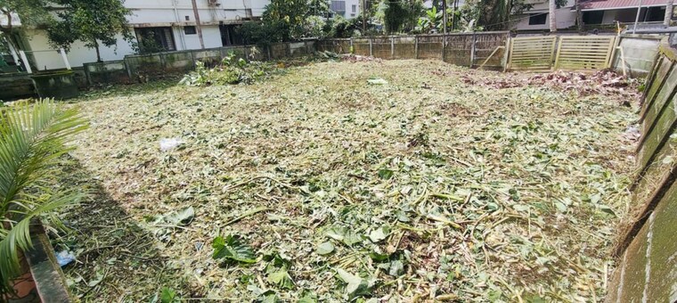 Resale 3485 Sq.Ft. Plot in Mg Road Thrissur - 9785716