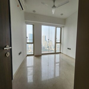 Room in 3 BHK Apartment at Lodha The Park, Century Mills – for Rent