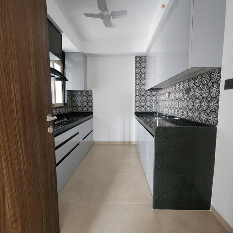 Bathroom, lodha-the-park 3 Bedroom 1360 Sq.Ft. Apartment In Century Mills Mumbai 9785747