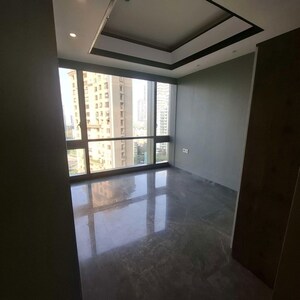 Room in 4 BHK Apartment at Lodha Trump Tower, Kamala Mill – for Rent