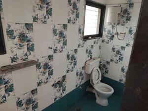 Bathroom in 1 BHK Apartment at Mayur Colony – for Rent