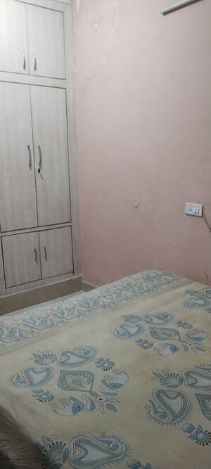 Furnished Amenities in 3 BHK Builder Floor at RWA Apartments Sector 19, Sector 19 – for Rent