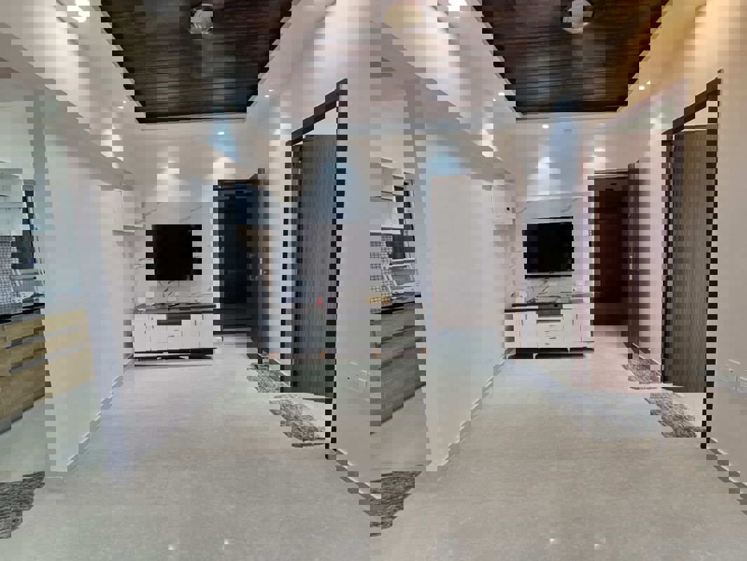 2 BHK Apartment For Rent in Omkar Signet