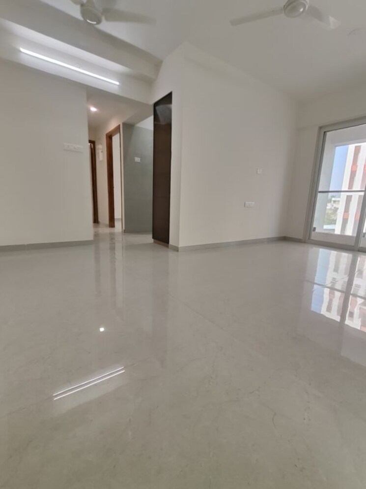 Room, vasai west 3 Bedroom 836 Sq.Ft. Apartment In Vasai West Palghar 9786030