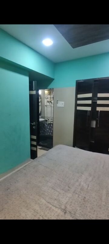 Room in 1 BHK Apartment at Kurla West – for Rent