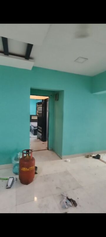 Room in 1 BHK Apartment at Kurla West – for Rent