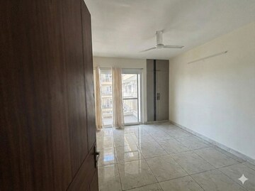 Room in 3.5 BHK Apartment at Windlass River Valley, Harrawala – for Rent