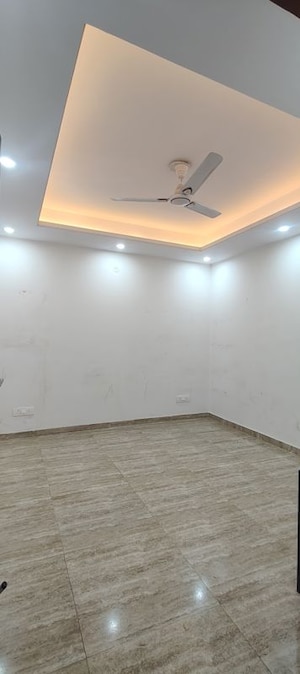 Room in 2 BHK Builder Floor at Chattarpur – for Rent