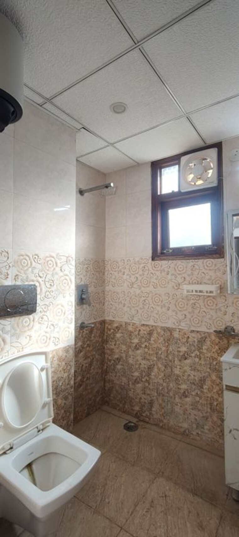 Bathroom, chattarpur 2 Bedroom 850 Sq.Ft. Builder Floor In Chattarpur Delhi 9786056