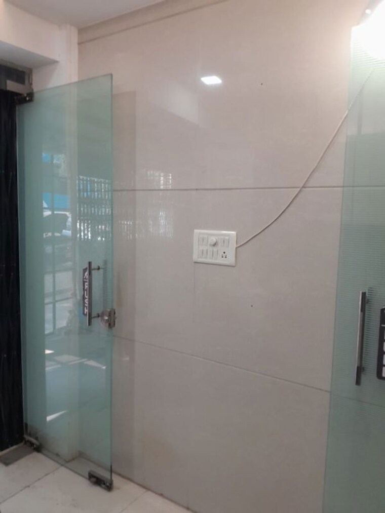 Bathroom, kanakia-discovery Commercial Shop 225 Sq.Ft. In Borivali East Mumbai 9786059