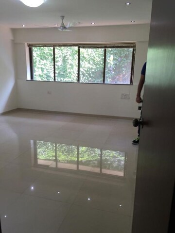 Furnished Amenities in 3 BHK Apartment at Dosti Eastern Bay, Wadala – for Rent