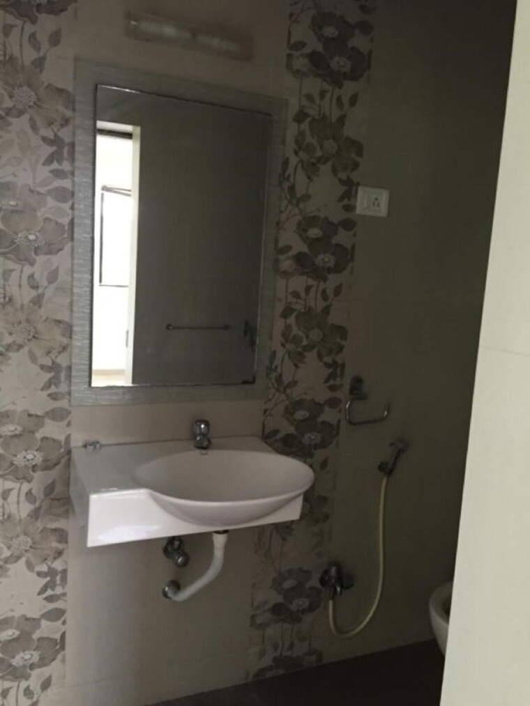 Bathroom, dosti-eastern-bay 3 Bedroom 1041 Sq.Ft. Apartment In Wadala Mumbai 9786062