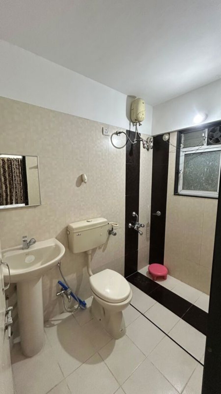 Bathroom, kolte-patil-western-avenue 2 Bedroom 1200 Sq.Ft. Apartment In Wakad Pune 9786069