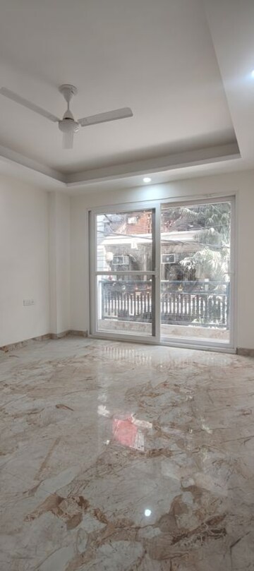 Room in 4 BHK Builder Floor at Chattarpur – for Rent