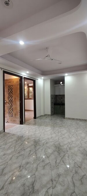 Room in 3 BHK Builder Floor at Chattarpur – for Rent