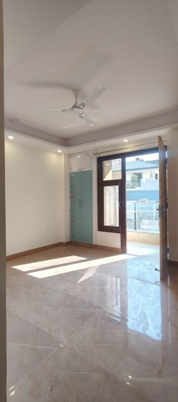3 BHK Builder Floor For Rent in Chattarpur