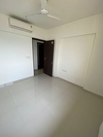 Room in 1 BHK Apartment at Raunak Unnathi Woods Phase 7 A And B, Ghodbunder Road – for Sale