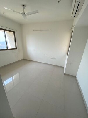 Room in 1 BHK Apartment at Raunak Unnathi Woods Phase 7 A And B, Ghodbunder Road – for Sale