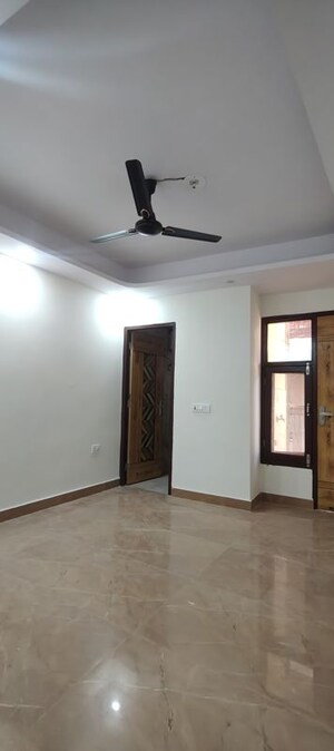 Room in 2 BHK Builder Floor at Chattarpur – for Rent