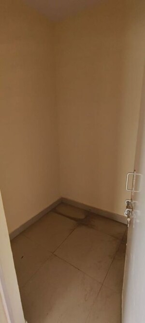 Furnished Amenities in 2 BHK Apartment at Rohini Apartment, Gomti Nagar – for Rent