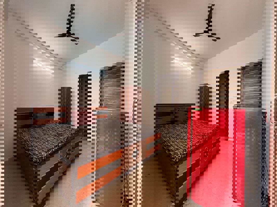 1 RkBuilder Floor For Rent in Saket