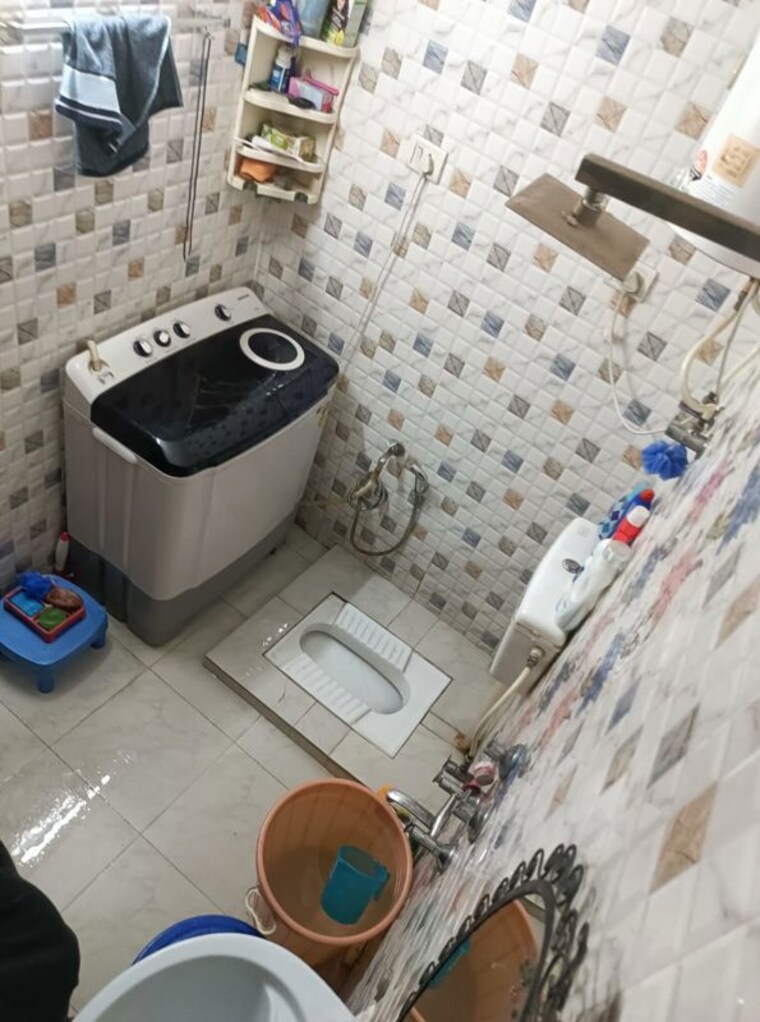 Bathroom, khirki extension 2 Bedroom 75 Sq.Yd. Builder Floor In Khirki Extension Delhi 9786253