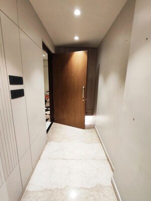 Room in 3 BHK Apartment at Lodha Sterling, Kolshet Road – for Rent