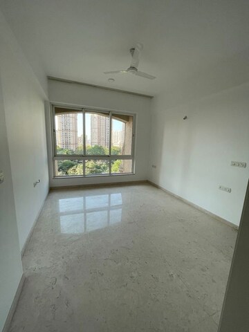 Room in 4 BHK Apartment at Adonia Apartments, Powai – for Rent