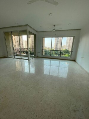 Room in 4 BHK Apartment at Adonia Apartments, Powai – for Rent