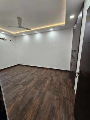 Room in 3 BHK Builder Floor at Greater Kailash I – for Rent