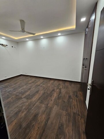 Room in 3 BHK Builder Floor at Greater Kailash I – for Rent