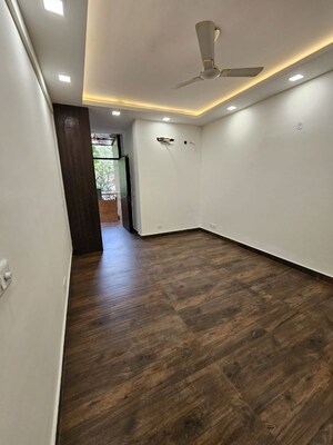 Room in 3 BHK Builder Floor at Greater Kailash I – for Rent
