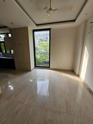 Room in 3 BHK Builder Floor at Greater Kailash I – for Rent