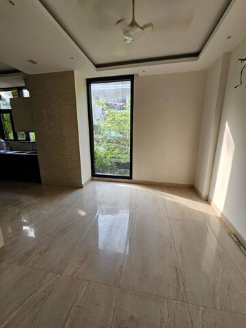 Room in 3 BHK Builder Floor at Greater Kailash I – for Rent