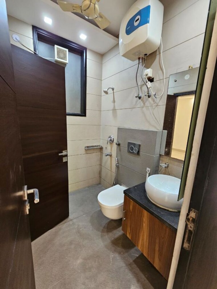 Team Area, greater kailash i 3 Bedroom 2000 Sq.Ft. Builder Floor In Greater Kailash I Delhi 9786356