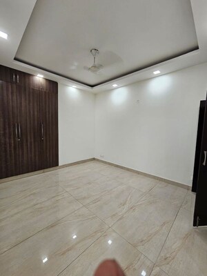 Room in 3 BHK Builder Floor at Greater Kailash I – for Rent