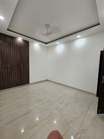 Room in 3 BHK Builder Floor at Greater Kailash I – for Rent