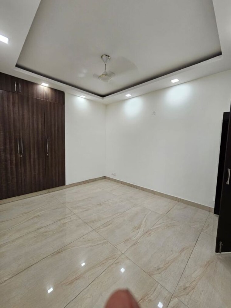 Room, greater kailash i 3 Bedroom 2000 Sq.Ft. Builder Floor In Greater Kailash I Delhi 9786356