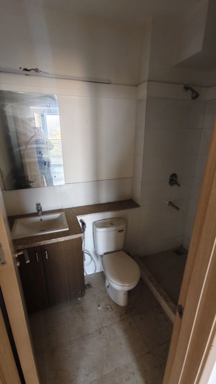 Bathroom, dlf-new-town-heights-i 4 Bedroom 2727 Sq.Ft. Apartment In Sector 90 Gurgaon 9786427