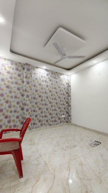 Bedroom in 2 BHK Builder Floor at Govindpuri – for Rent