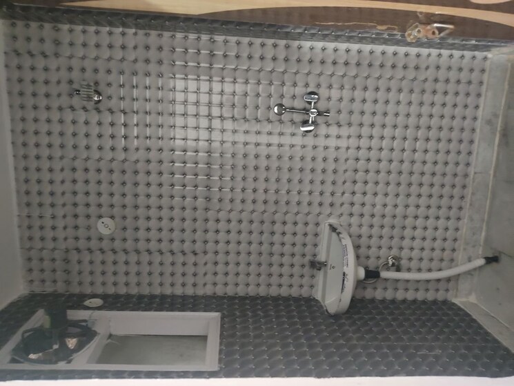 Bathroom, panchsheel vihar 1 Bedroom 50 Sq.Yd. Builder Floor In Panchsheel Vihar Delhi 9786434