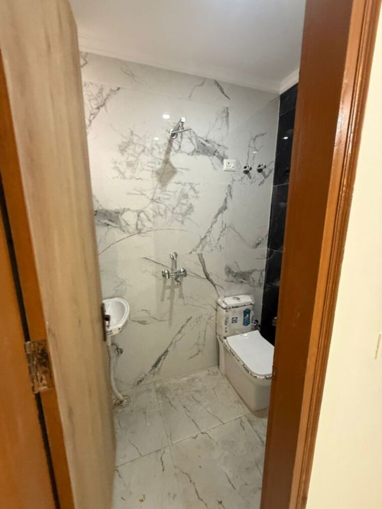 Bathroom, chattarpur 2 Bedroom 700 Sq.Ft. Builder Floor In Chattarpur Delhi 9786436