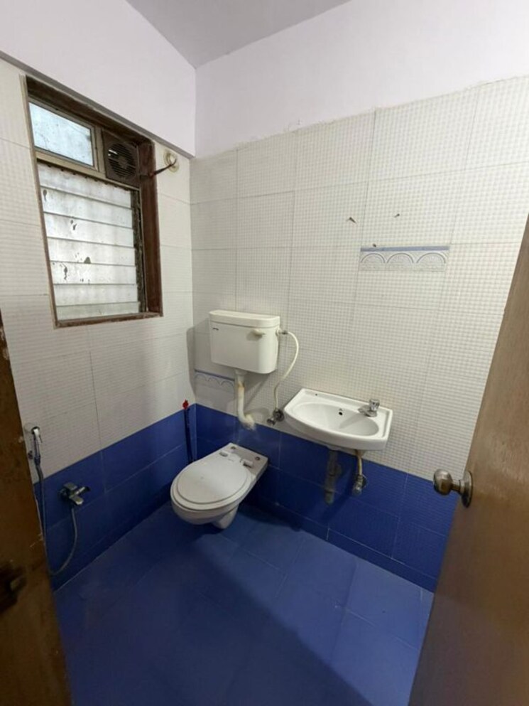 Master Bedroom, raj-paradise-b-wing-chs-ltd 2 Bedroom 902 Sq.Ft. Apartment In Andheri East Mumbai 9786452