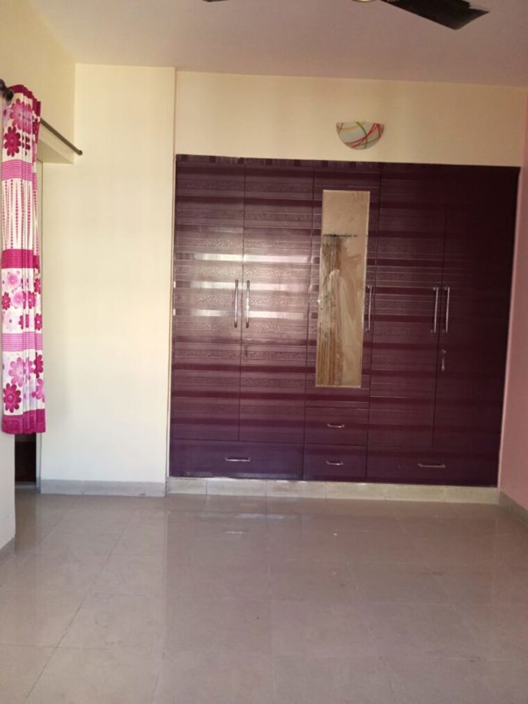 Room, puranik-city-phase-iii 1 Bedroom 420 Sq.Ft. Apartment In Ghodbunder Road Thane 9786599