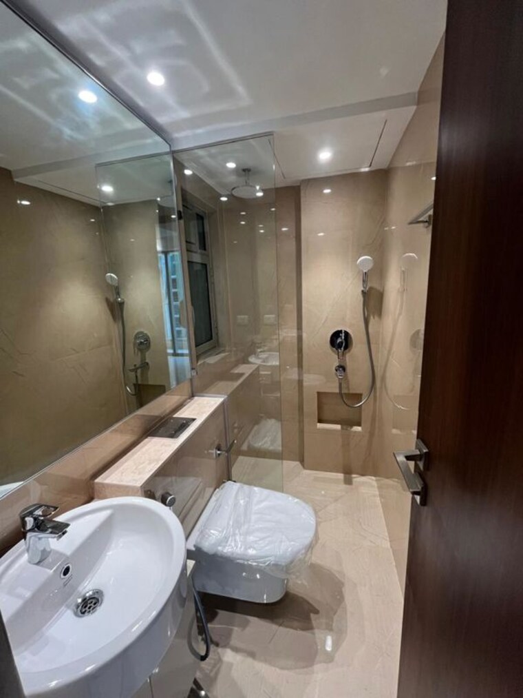 Bathroom, hiranandani-highland 2 Bedroom 900 Sq.Ft. Apartment In Powai Mumbai 9786580