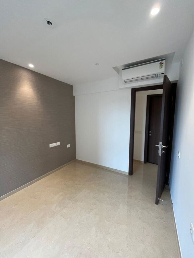 Room, hiranandani-highland 2 Bedroom 900 Sq.Ft. Apartment In Powai Mumbai 9786580