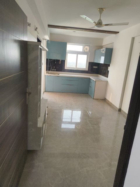 1 BHK + Extra Room Apartment For Rent in Vardhman Empire Estate