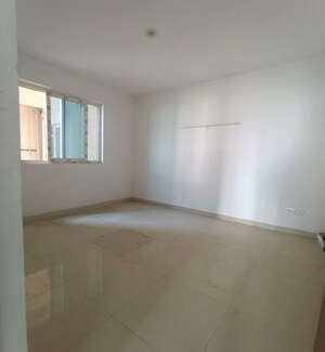 Room in 2.5 BHK Apartment at Sector 1 Greater Noida – for Sale